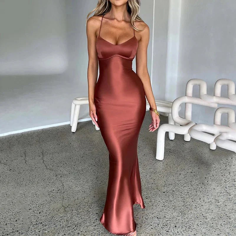 Damska satynowa maxi sukienka bodycon