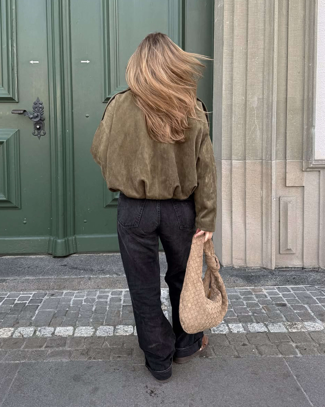 Elegancka Vintage Suede Bomberka - Ponadczasowy Styl i Design